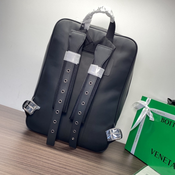 ボッテガヴェネタバッグ側面デザイン